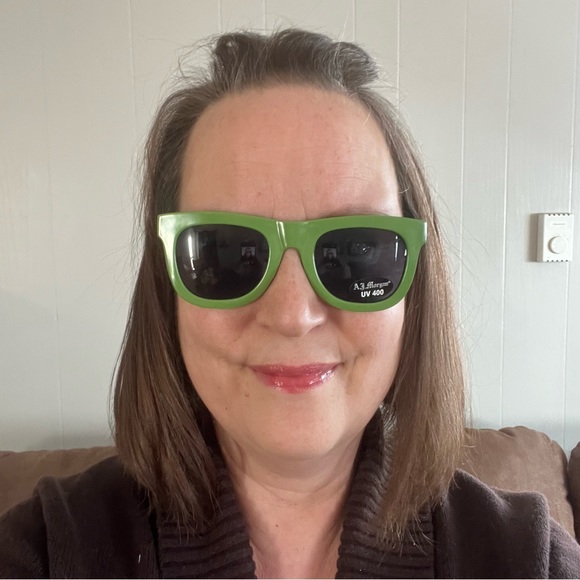 green Sunglasses with Retro frame UV 400 - Picture 1 of 2